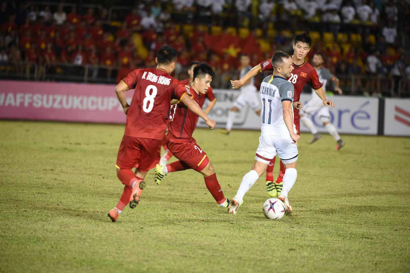 Việt Nam cần xiết chặt ph&ograve;ng ngự khi t&aacute;i đấu Phili