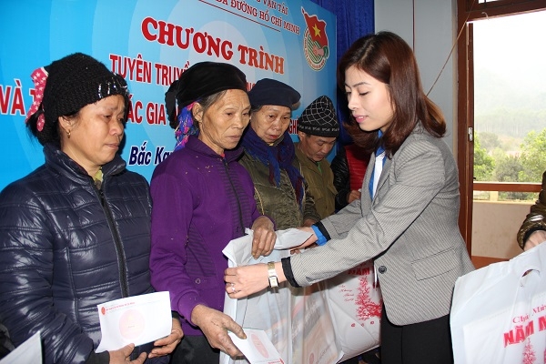 B&iacute; thư chi Đo&agrave;n TN Ban QLDA đường Hồ Ch&iacute; Minh ch&uacute;c