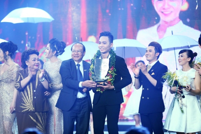 Anh Tu dang quang (1)