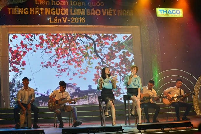 Liên khúc Hà Nội mùa thu - Liên chi hội N