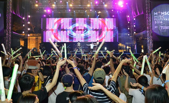 monsoon-baogiaothong (4)