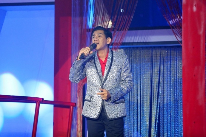 4. Ca si Duc Minh phan thi don ca (2)