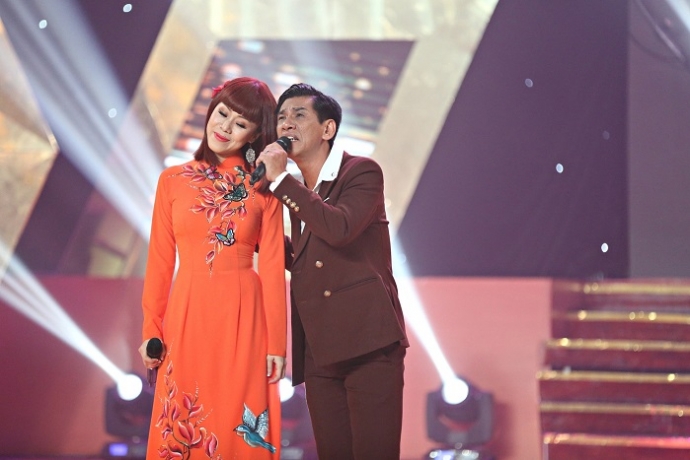 6.Ca si Yen Xuan va Duc Minh trong phan thi song c