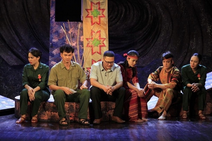 Một phan cảnh trong vở B&atilde;o tố Trường Sơn (1)