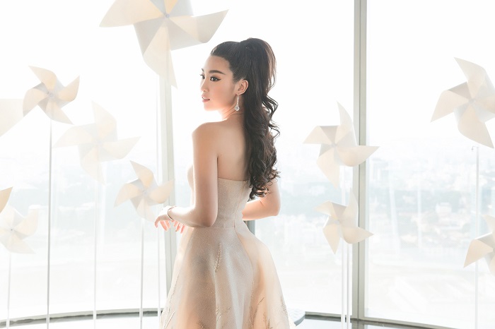 Hoa hậu Đỗ Mỹ Linh2