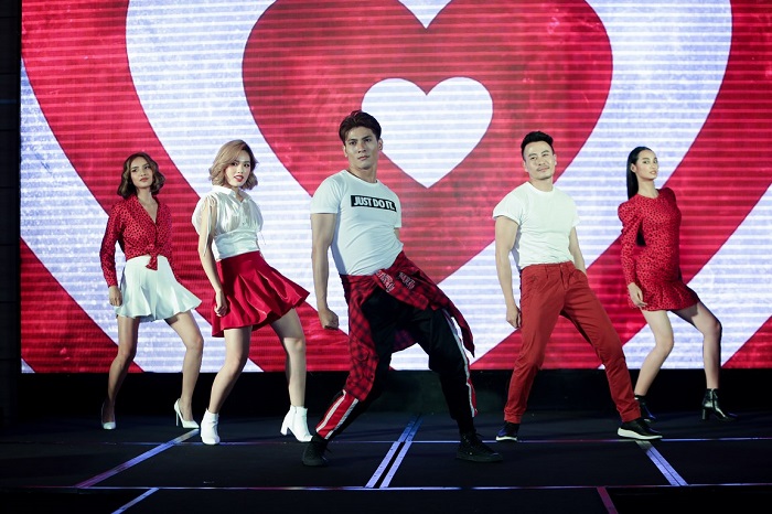 Top 6 tr&igrave;nh diễn