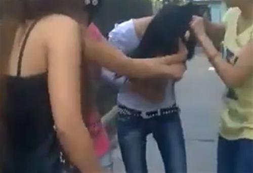 lot-quan-ao-tinh-dich