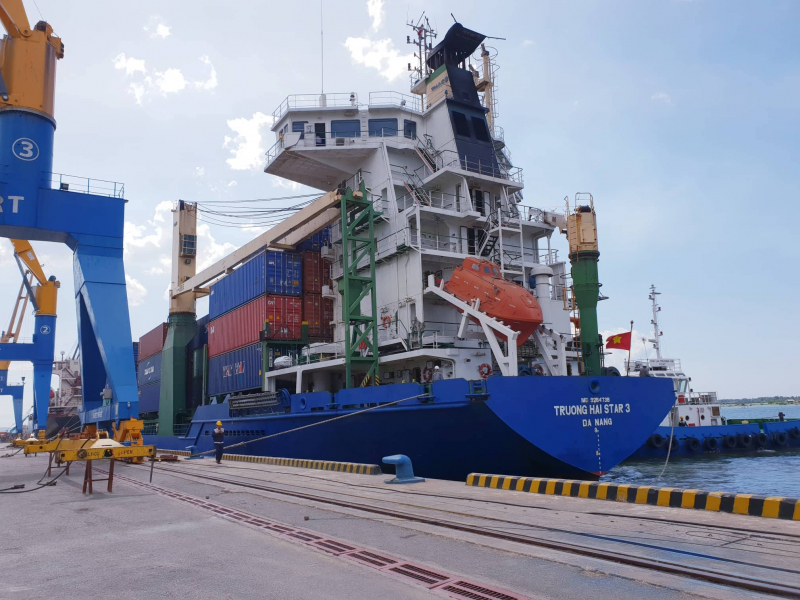 tau-truong-sa-cuu-ngu-dan1