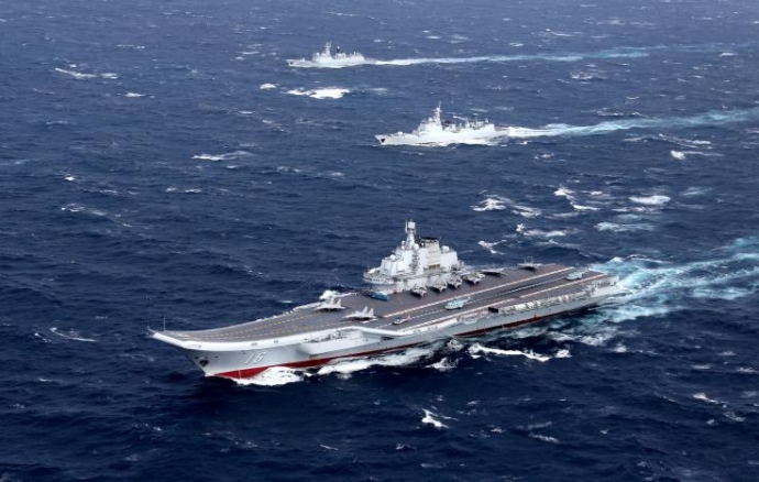 Tàu sân bay Liêu Ninh của Trung Quốc cùng n