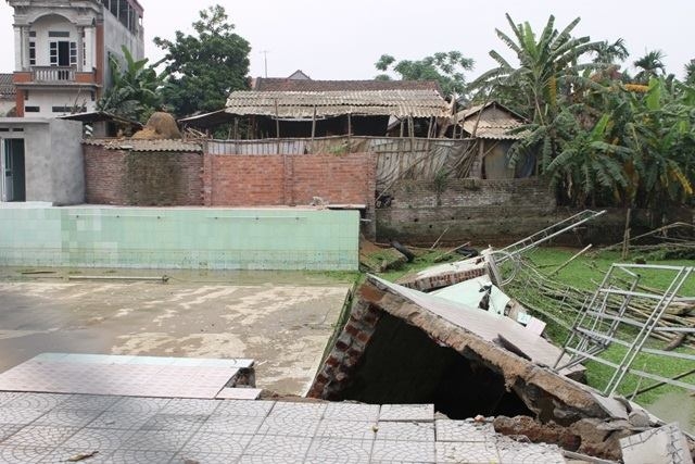 hiện-trường-sập-tường-bể-bơi