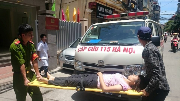 Cứu phụ nữ nhảy cầu ng&agrave;y 10.6