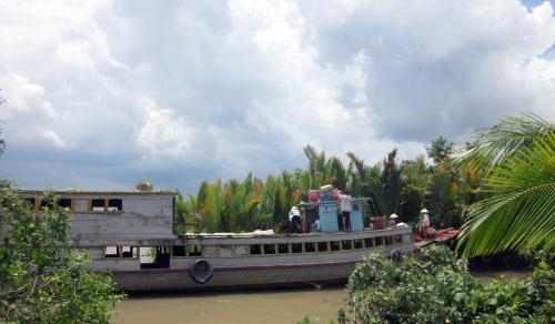 ch&igrave;m t&agrave;u Bến Tre