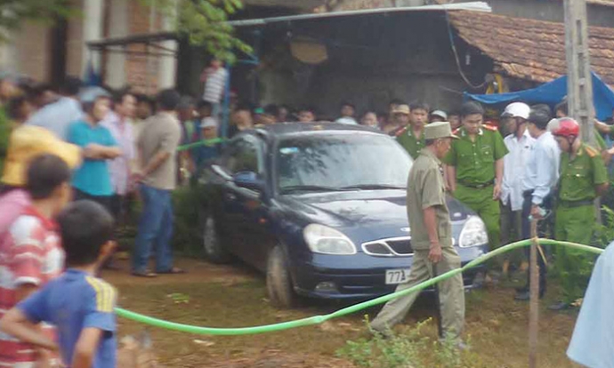 bí thư huyện ủy chết trong ô tô