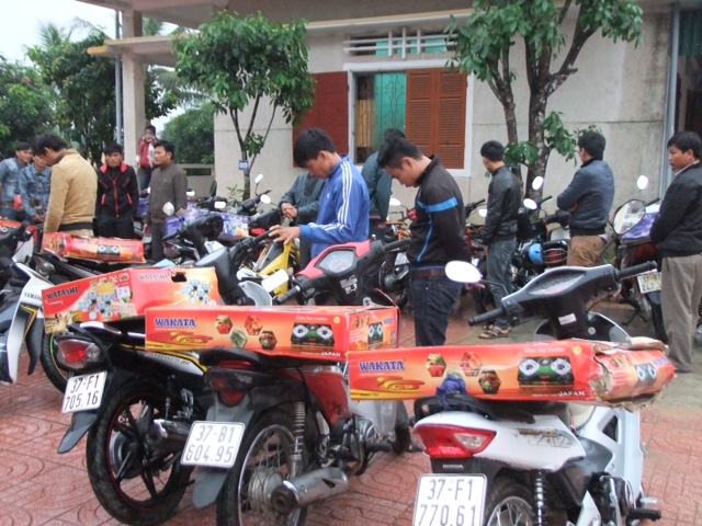 b&aacute;n h&agrave;ng rong lừa đảo d&acirc;n ngh&egrave;o