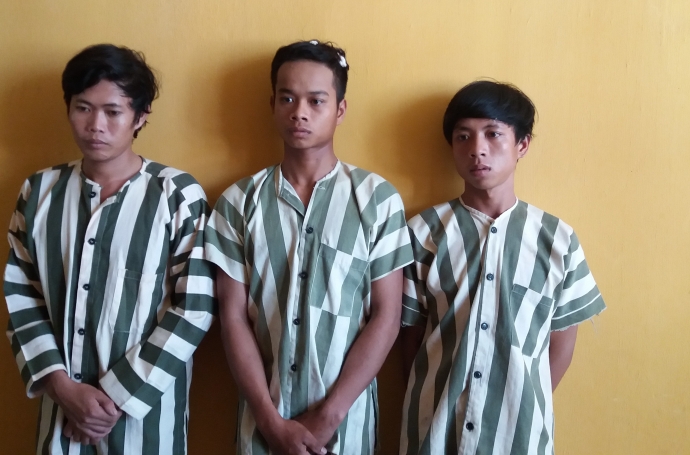 cướp nhầm c&ocirc;ng an khu vực