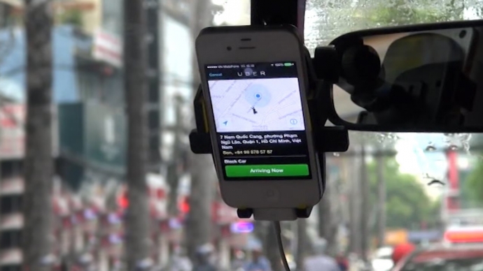 T&agrave;i xế Uber chỉ cần bật điện oline để đợi lệnh điề