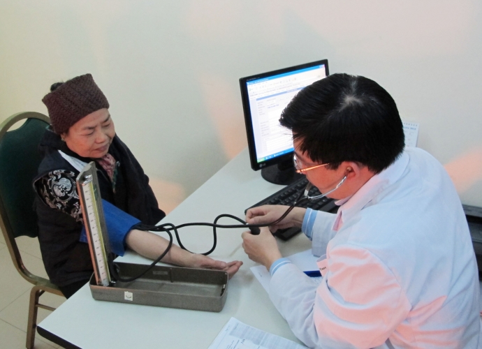 bệnh nh&acirc;n huyết &aacute;p cao