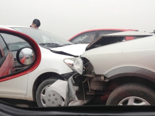 hiện trường tai nạn tr&ecirc;n cầu Vĩnh Tuy