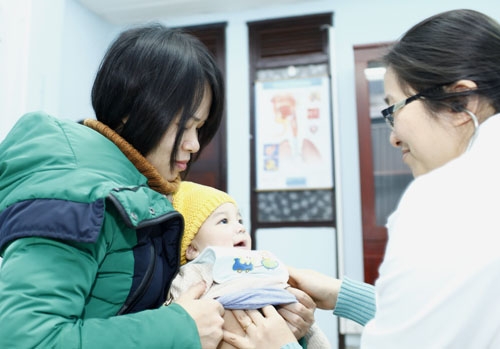 Nồm ẩm l&agrave; nguy&ecirc;n nh&acirc;n của nhiều bệnh truyền nhiễm