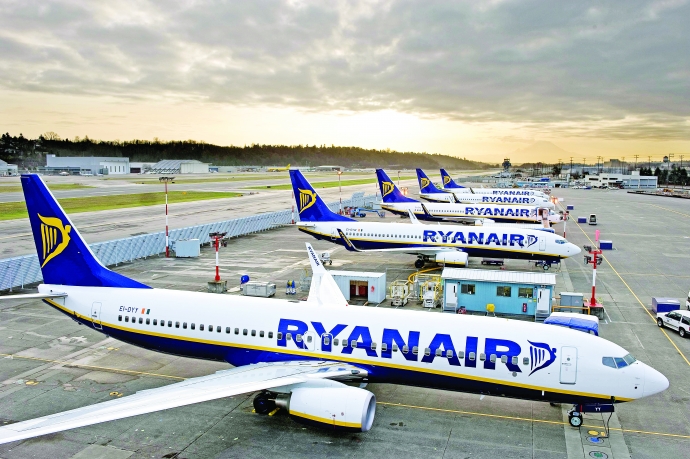 ryanair-aircraft-(12)