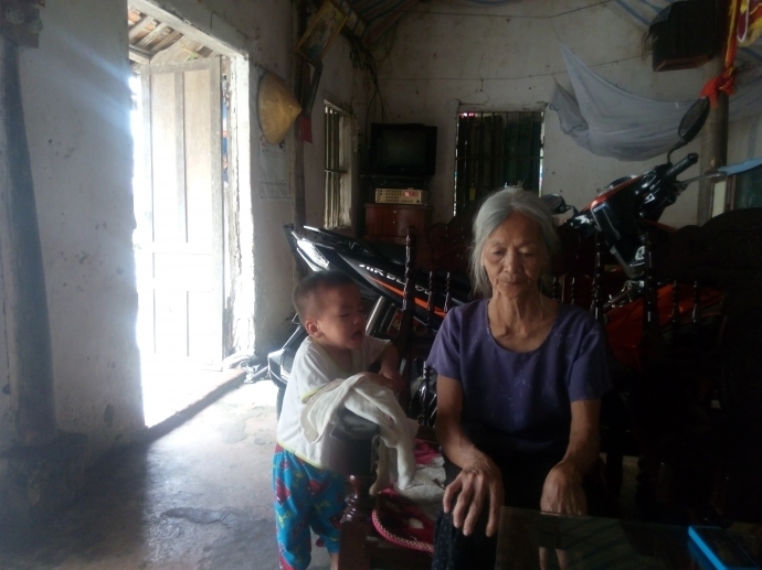 gia đ&igrave;nh b&agrave; ba- chị kiều