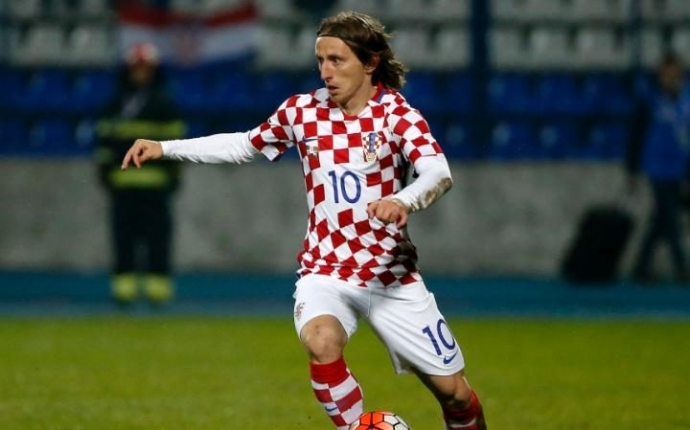 99245367-Modric-SPORT-large_trans++qVzuuqpFlyLIwiB