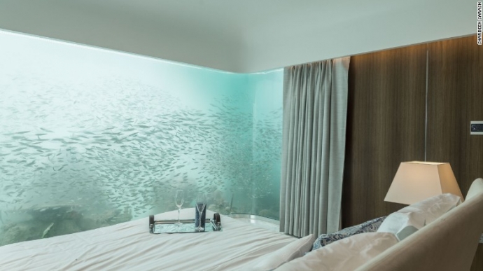 Căn ph&ograve;ng nằm dưới mặt nước của ng&ocirc;i nh&agrave; nổi