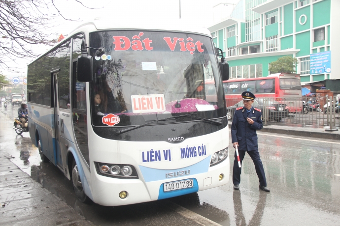 ảnh tin xe kh&aacute;ch Quảng Ninh