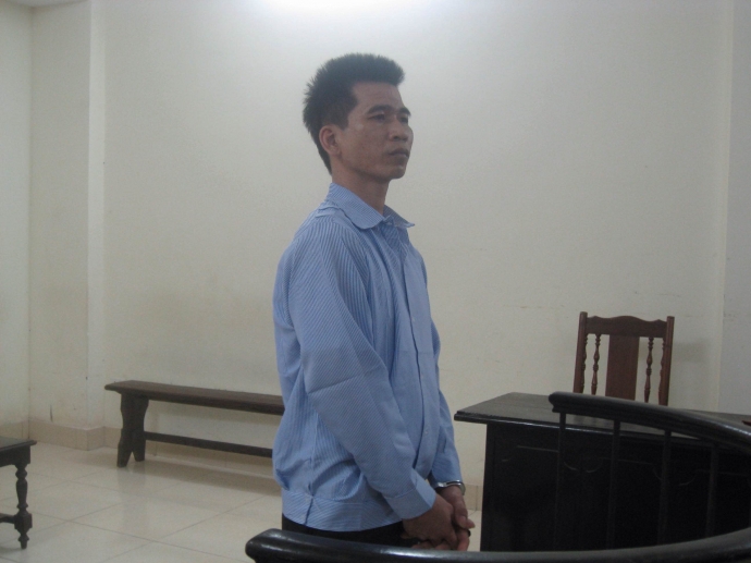 lừa b&aacute;n thiếu nữ v&agrave;o động quỷ