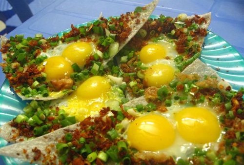 b&aacute;nh tr&aacute;ng kẹp Đ&agrave; Nẵng l&agrave; m&oacute;n ăn đường phố hấp dẫn