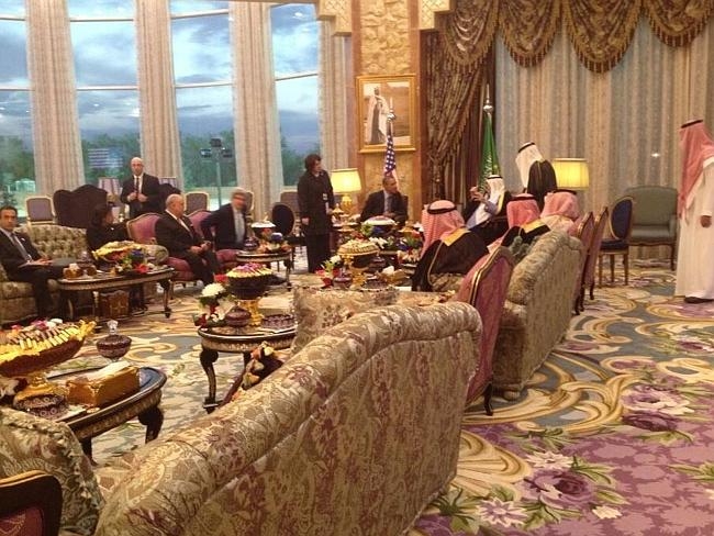 -Gia đ&igrave;nh ho&agrave;ng gia Saudi (hay c&ograve;n gọi l&agrave; House of