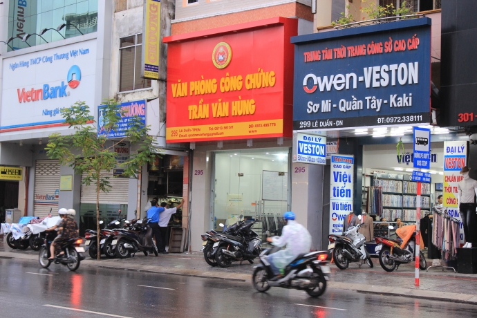 ph&oacute; gi&aacute;m đốc xin nghỉ để mở ph&ograve;ng c&ocirc;ng chứng