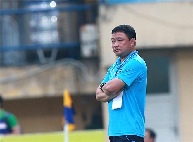 HLV Trương Việt Ho&agrave;ng