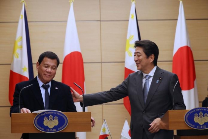 Tổng thống Philippines Rodrigo Duterte c&ugrave;ng Thủ tư