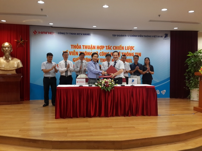 L&atilde;nh đạo Hanel v&agrave; VNTP ho&agrave;n th&agrave;nh lễ k&yacute; kết hợp t&aacute;