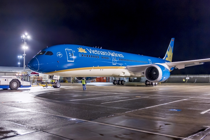hinh-anh-ngoai-that-dau-tien-giac-mo-bay-boeing-78