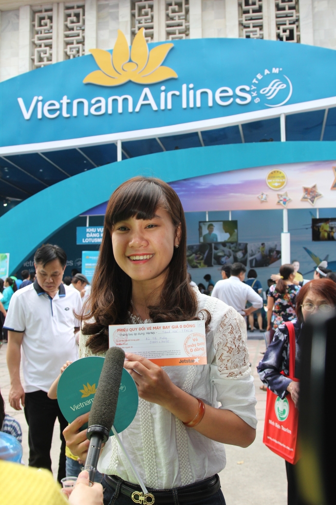 Hanh khach vui mung trung ve 0 dong cua JPA