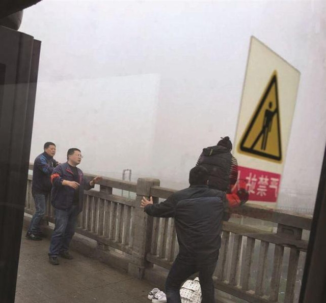 driver_saves_jumper2