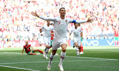 ronaldo-bo-dao-nha-an-mung2