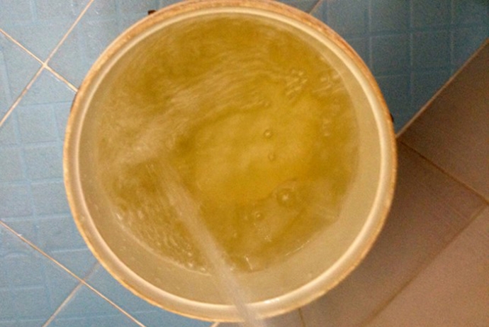 nuoc-may-vang-nhu-tra-da