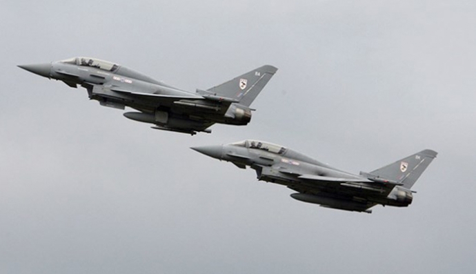 anh-chan-may-bay-nga-ukraine-bi-kine