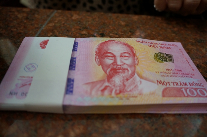 tien-100-dong-8