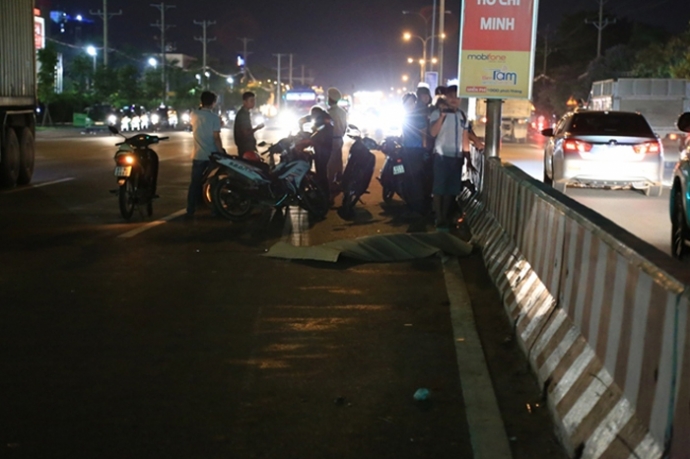 lao-xe-dai-phan-cach