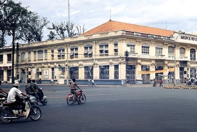 Saigon Xe Hơi C&ocirc;ng Ty, Saigon 1965 G&oacute;c đường Thống