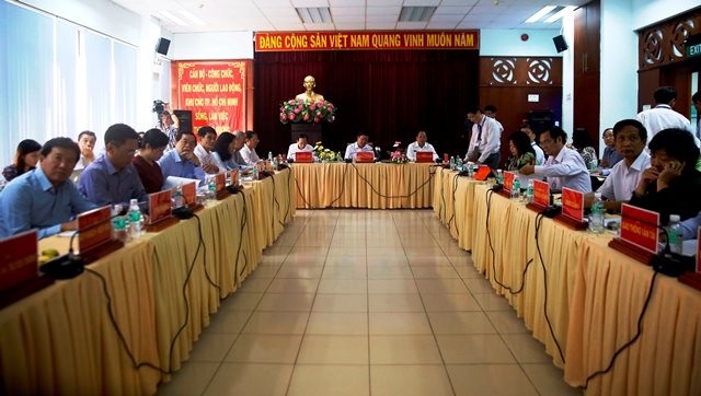 To&agrave;n cảnh buổi l&agrave;m việc (1)