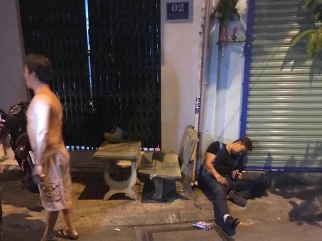 nam-thanh-nien-trong-thuong-sau-khi-bi-ban-o-tan-p