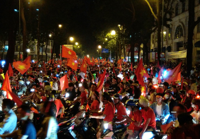 co dong vien sai gon di bao (14)