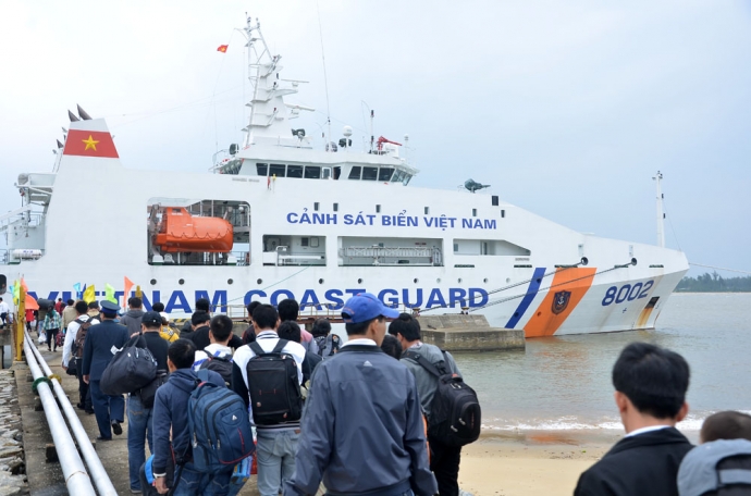 3   TF       người d&acirc;n l&ecirc;n t&agrave;u