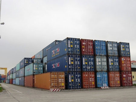 container v&ocirc; chủ ở Ch&ugrave;a Vẽ