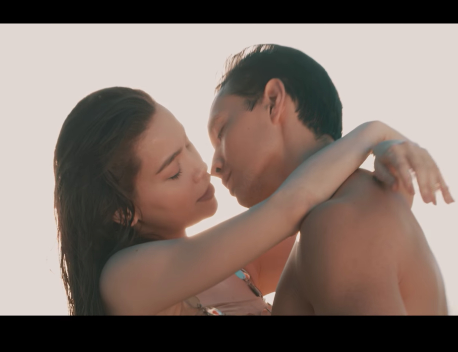 ho-ngoc-ha-chinh-thuc-trinh-lang-mv-dep-lung-linh-